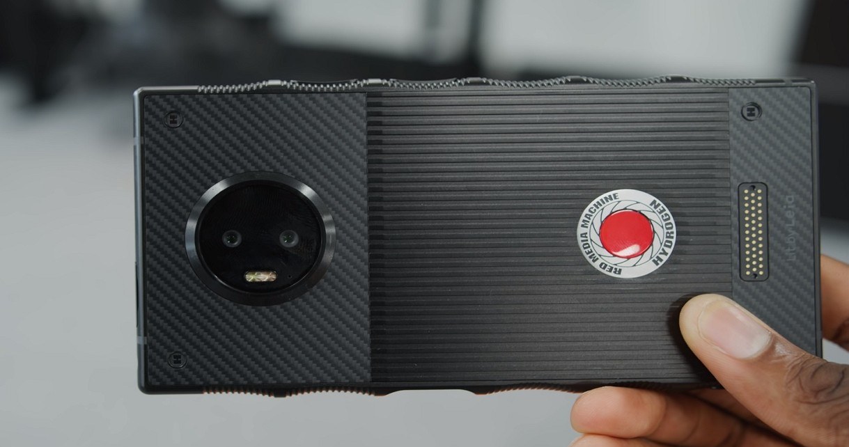 Zobaczcie pierwszy unboxing niezwykłego smartfonu Red Hydrogen One /Geekweek