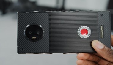 Zobaczcie pierwszy unboxing niezwykłego smartfonu Red Hydrogen One