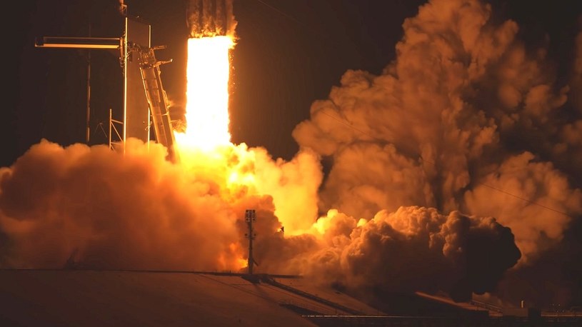 Zobaczcie przepiękny start rakiety Falcon Heavy w zwolnionym tempie /Geekweek