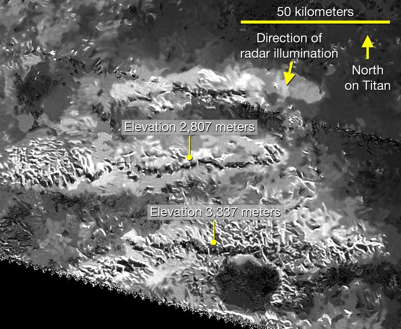 Zobrazowanie pasm górskich na Tytanie wśród których zlokalizowano kandydata na najwyższy szczyt /NASA