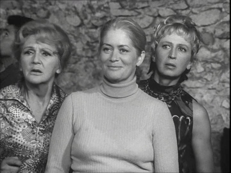Zofia Niwińska, Alina Janowska i Halina Kossobudzka w serialu "Podróż za jeden uśmiech" (1972) /materiały prasowe