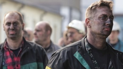 Zofiówka: Mikrofon zarejestrował tylko szum wody. Trzeba było zacementować otwór