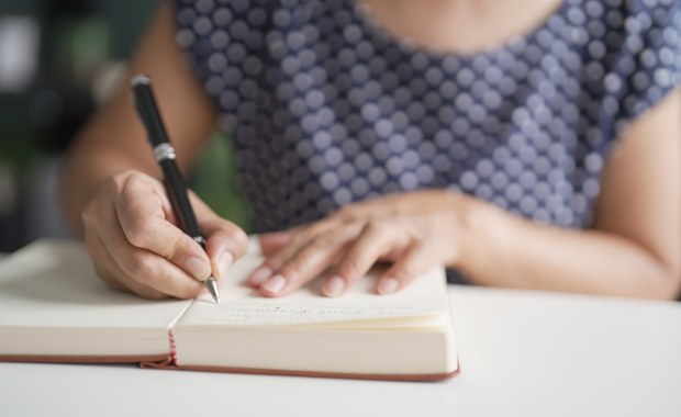 "Żoliborzanin, Audi, nibyfutro". Od 1 stycznia wiele wyrazów zapiszemy inaczej