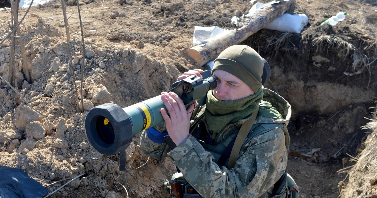 Żołnierz ukraiński z FGM-148 Javelin (pol. Oszczep) /AFP