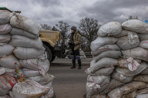 Żołnierz w Kijowie /ROMAN PILIPEY /PAP/EPA