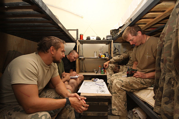 Żołnierze 25BKPow. w bazie w Warrior /fot. Artur Weber, PKW Afganistan /