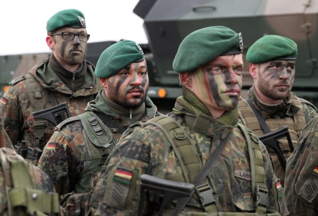 Żołnierze Bundeswehry podczas polsko-niemieckich ćwiczeń na poligonie Ośrodka Szkolenia Poligonowego Wojsk Lądowych w Orzyszu /Tomasz Waszczuk /PAP