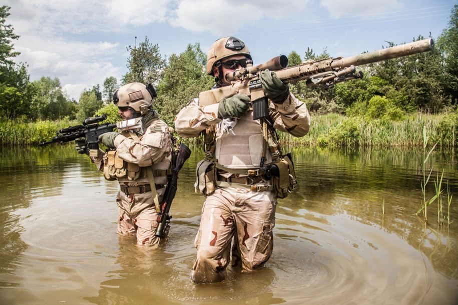 Żołnierze US Navy Seals /Shutterstock