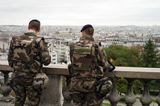 Żołnierze w Paryżu /YOAN VALAT  /PAP/EPA