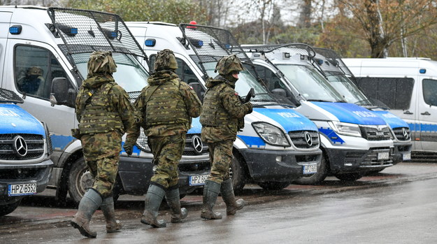 Żołnierze Wojska Polskiego i policja na terenie Przewodowa /Wojtek Jargiło /PAP