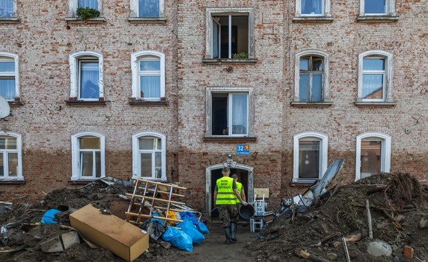 ​Żołnierze WOT sprzątali po powodzi, znaleźli worek z pieniędzmi