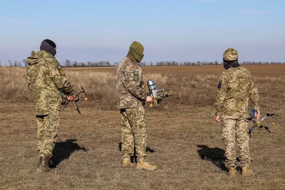 Żołnierze z 208. Chersońskiej Brygady Rakietowej Obrony Przeciwlotniczej Ukrainy z dronami przechwytującymi. /Lyashonok Nina/Ukrinform/ABACA/Abaca/East News /East News