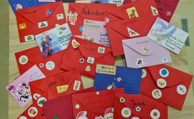 Żołnierze z Korpusu NATO zawieźli listy do św. Mikołaja