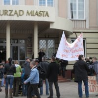 Żółta manifestacja w Bełchatowie