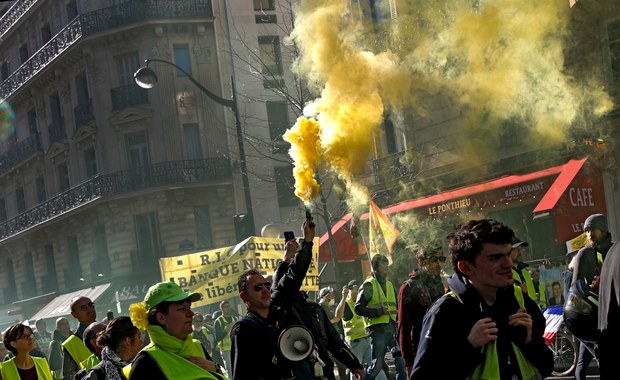 "Żółte kamizelki" znów na francuskich ulicach. W marszach wzięło udział ponad 46 tys. osób
