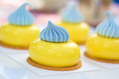 Żółto-niebieskie eremefki od mistrzyni cukiernictwa Sylwii Bały