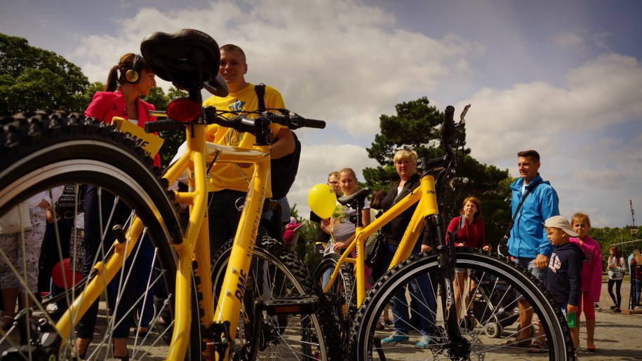 Żółto-niebieskie rowery czekają! /Michał Dukaczewski /RMF FM