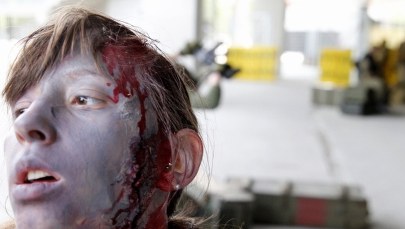 Zombie opanowały stadion w Zabrzu. Panuje klimat grozy i survivalu 