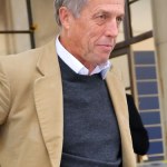 Żona i kochanka były w ciąży w tym samym czasie. Teraz Hugh Grant przerwał milczenie na temat późnego ojcostwa