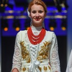 Żona Kamila Stocha, Ewa Bilan-Stoch, w roli modelki. Co za suknia!