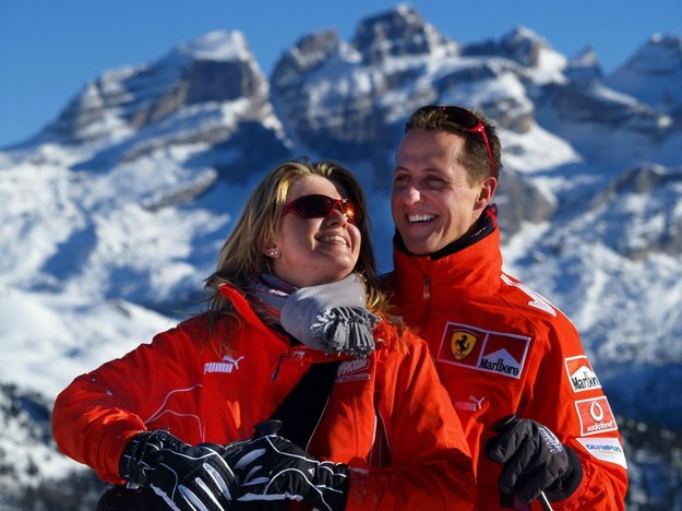 Żona Schumachera, Corinna tuż przed urodzinami męża opublikowała archiwalne zdjęcie z pobytu w Alpach /OLIVER MULTHAUP /PAP/EPA
