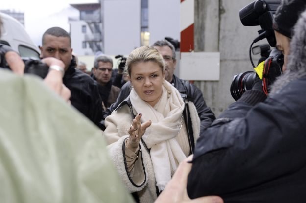 Żona Schumachera zaapelowała do dziennikarzy /AFP