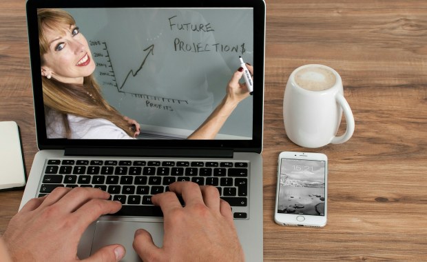 "Zoom Fatigue": Pandemiczne zmęczenie... wideokonferencjami