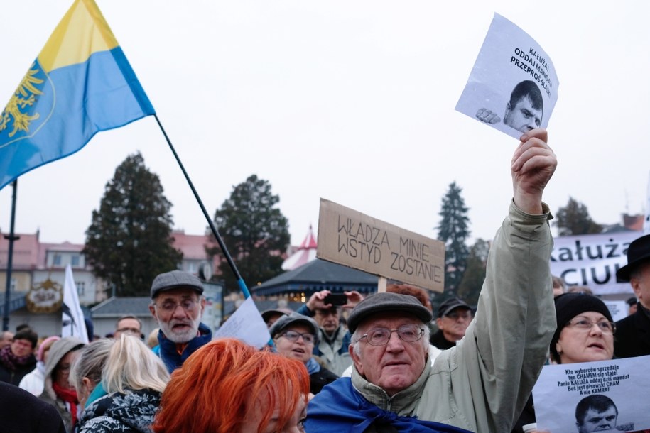 Żory: Demonstracja przeciwko postępowaniu radnego Kałuży /Hanna Bardo /PAP