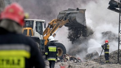 Żory: Dogaszanie pożaru potrwa do rana