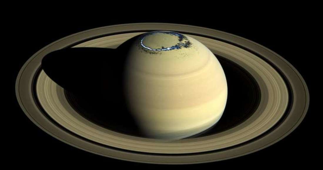 Zorza polarna na Saturnie /materiały prasowe