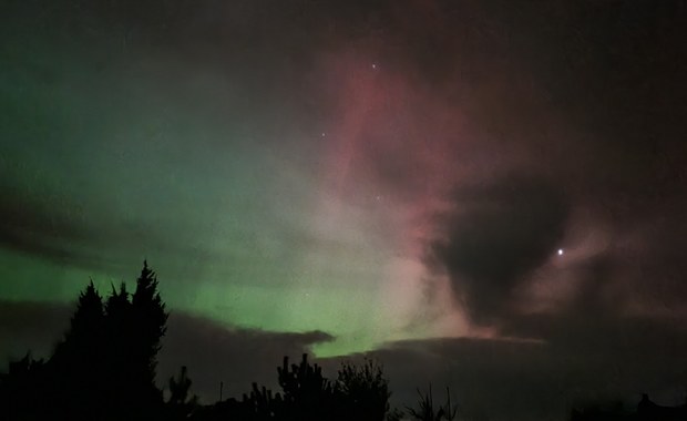 Zorza polarna nad Polską. Kolorowy spektakl na niebie [ZDJĘCIA] 