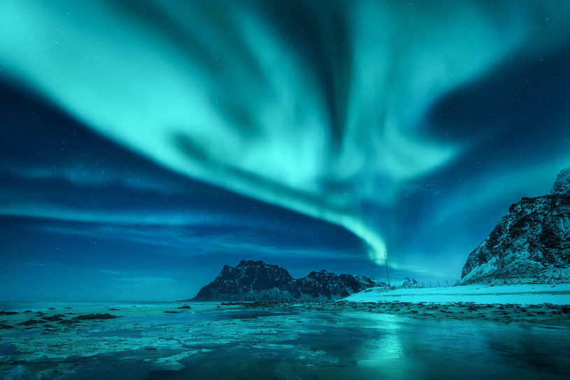 Zorza polarna to jedno z najpiękniejszych zjawisk naturalnych /123RF/PICSEL