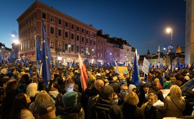 "Zostaję w Unii". Nawet 100 tys. osób na manifestacji w Warszawie