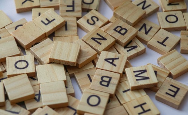 Został mistrzem świata w hiszpańskojęzycznym scrabble, chociaż tego języka nie zna