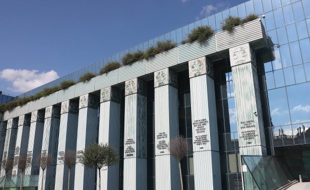 Zostali odesłani w stan spoczynku. Twierdzą, że pisma prezydenta nie mają kontrasygnaty premiera