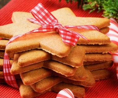 Zostały ci twarde pierniczki? Zamiast łamać zęby, zrób z nich ten deser 