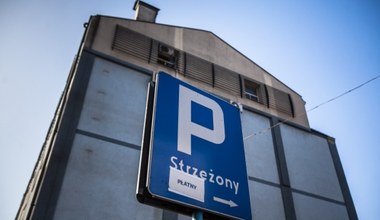 Zostawiasz auto na parkingu „strzeżonym”? Możesz się zdziwić