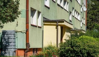 Zostawiasz rzeczy na klatce? Możesz słono zapłacić. Kara do 30 tys. zł