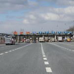 Zostawił na A4 partnerkę z 6-letnią córką. Sam odjechał z niemowlęciem