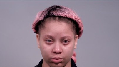 Zostawiła dzieci bez opieki, zatrzymała ją policja. Teraz Amerykanka otrzymała 100 tys. USD