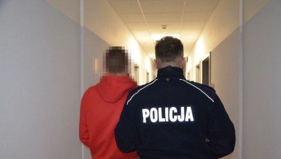 ​Zostawili nastolatka boso na zimnie. Sprawcy rozboju w rękach policji