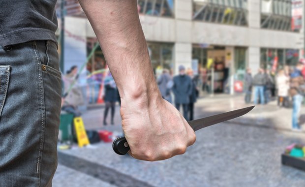 Zranił nożem polskiego kibica. Nieletni usłyszał zarzuty