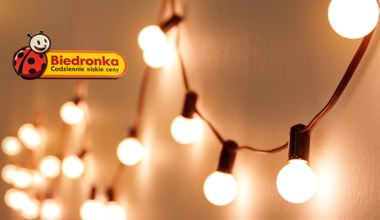 Zrób klimat za mniej niż 10 zł! Biedronka ma hitowe lampki LED