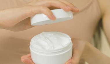 Zrób kojący balsam po goleniu pach z aloesu i poczuj ulgę