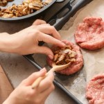 Zrób kotlety drwala, rodzina przybiegnie na obiad bez zapraszania. Są przepyszne i sycące