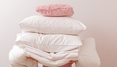 Zrób to z pościelą zimą. Usuniesz roztocza i bakterie bez prania 