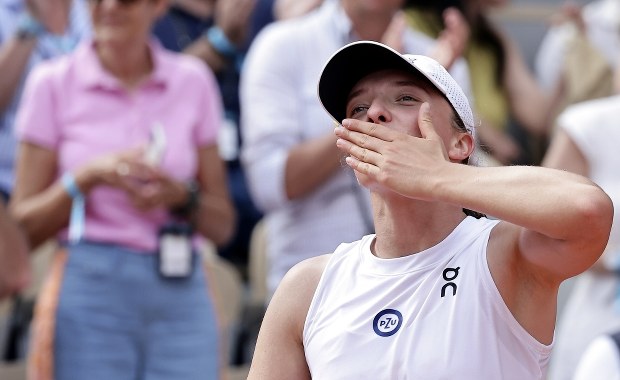 Zrobiła to! Świątek królową Paryża, po raz trzeci wygrywa French Open
