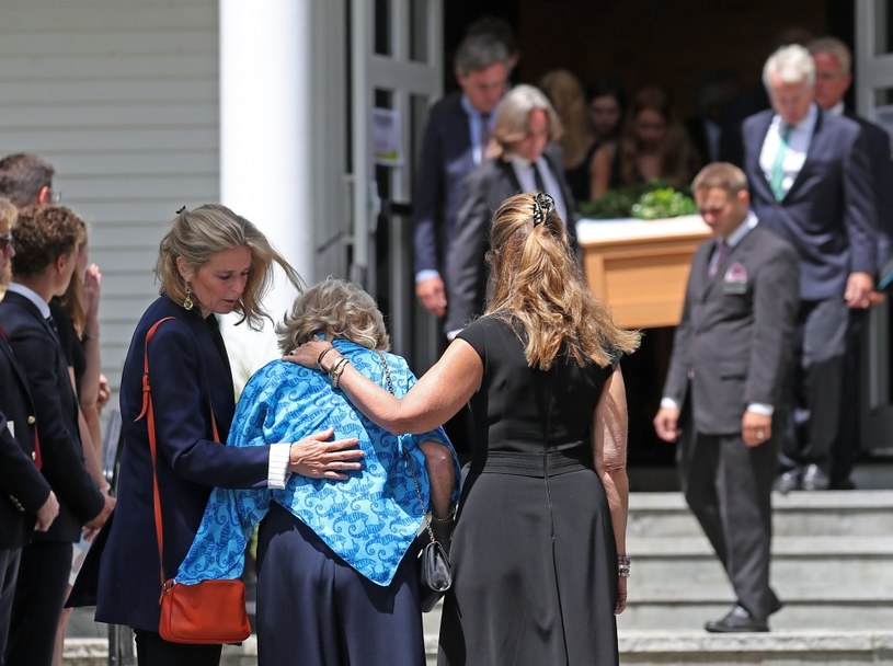Zrozpaczona rodzina na pogrzebie Saoirse Kennedy Hill /Boston Globe /Getty Images