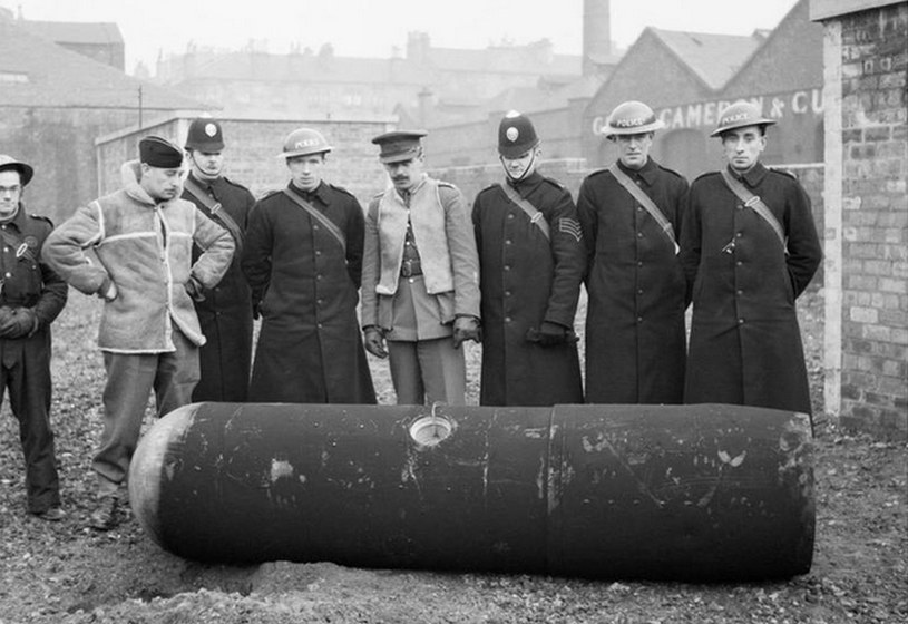 Zrzucona nad Glasgow, 18 marca 1941 roku, mina LMB z zapalnikiem czasowym. /Lockeyear W T (Lt), War Office official photographer /domena publiczna