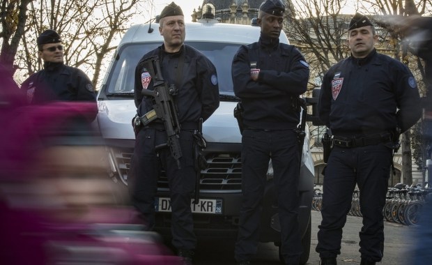 Zuchwały napad na furgonetkę ze złotem we Francji. Trwa obława na sprawców